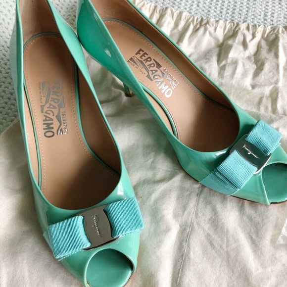 NEW Salvatore Ferragamo Patent Bow Peep Toe Pump Heels, Made in Italy - Picture 10 of 10